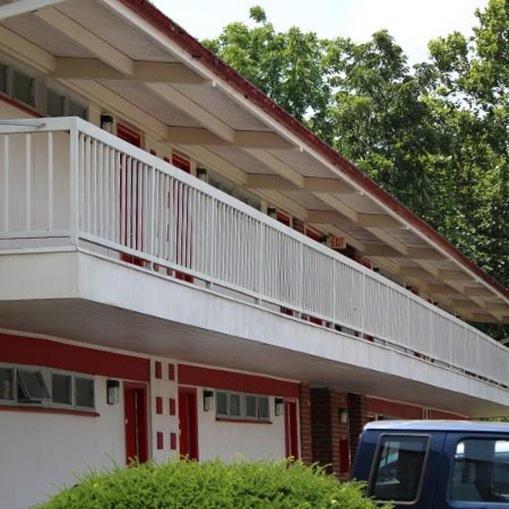 Hometown Staunton 2* Greenville