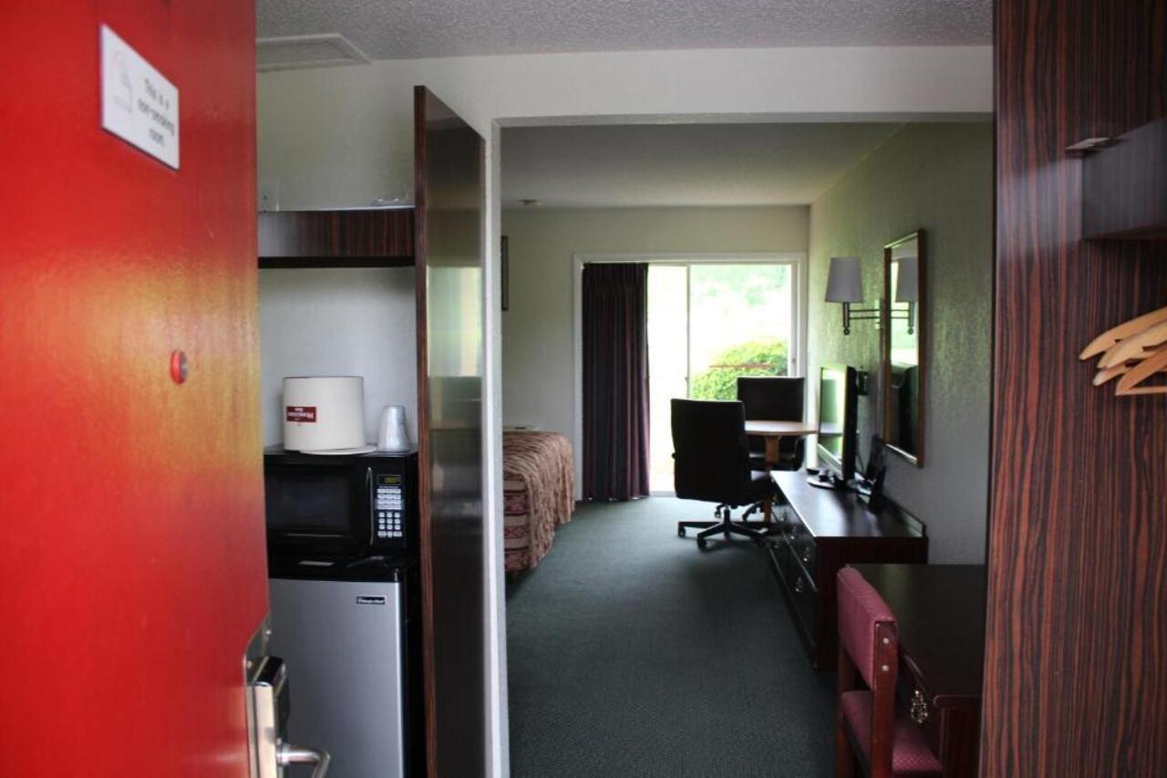 Hometown Staunton Motel Greenville
